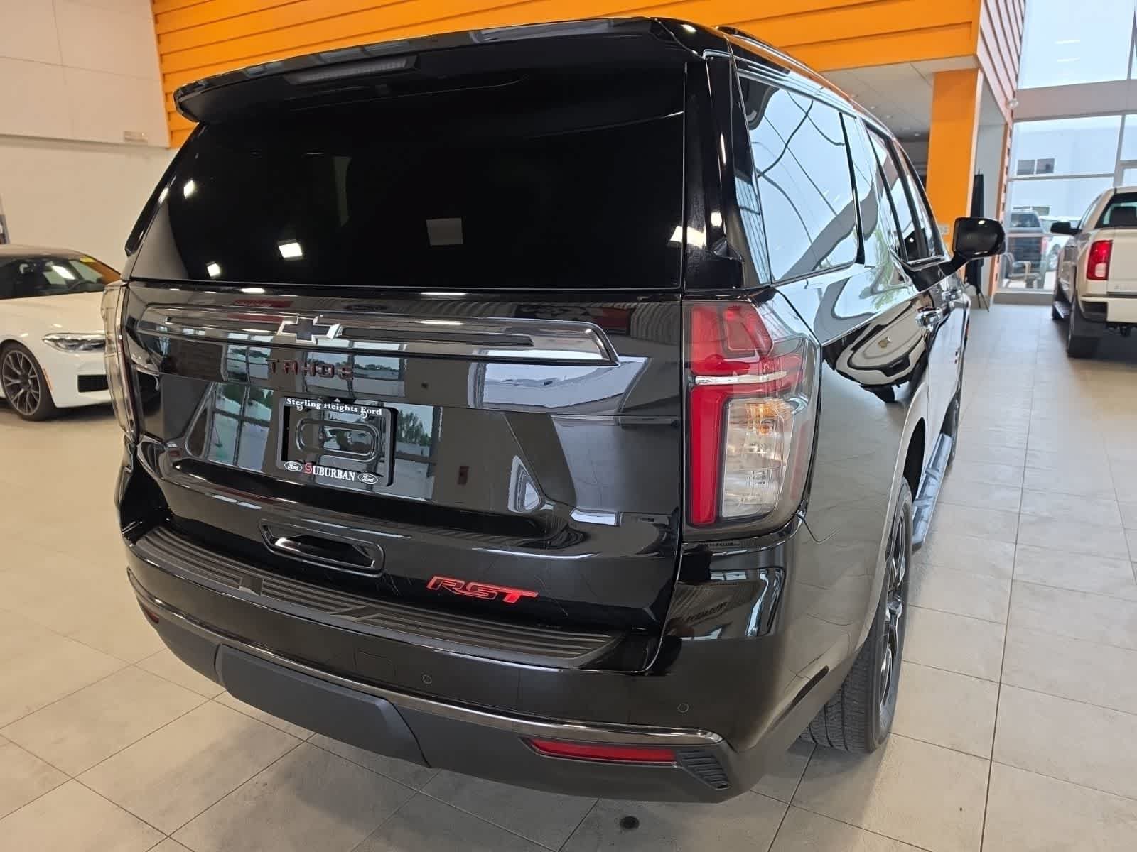 Used 2022 Chevrolet Tahoe RST w/ Luxury Package AWD/4WD image 8