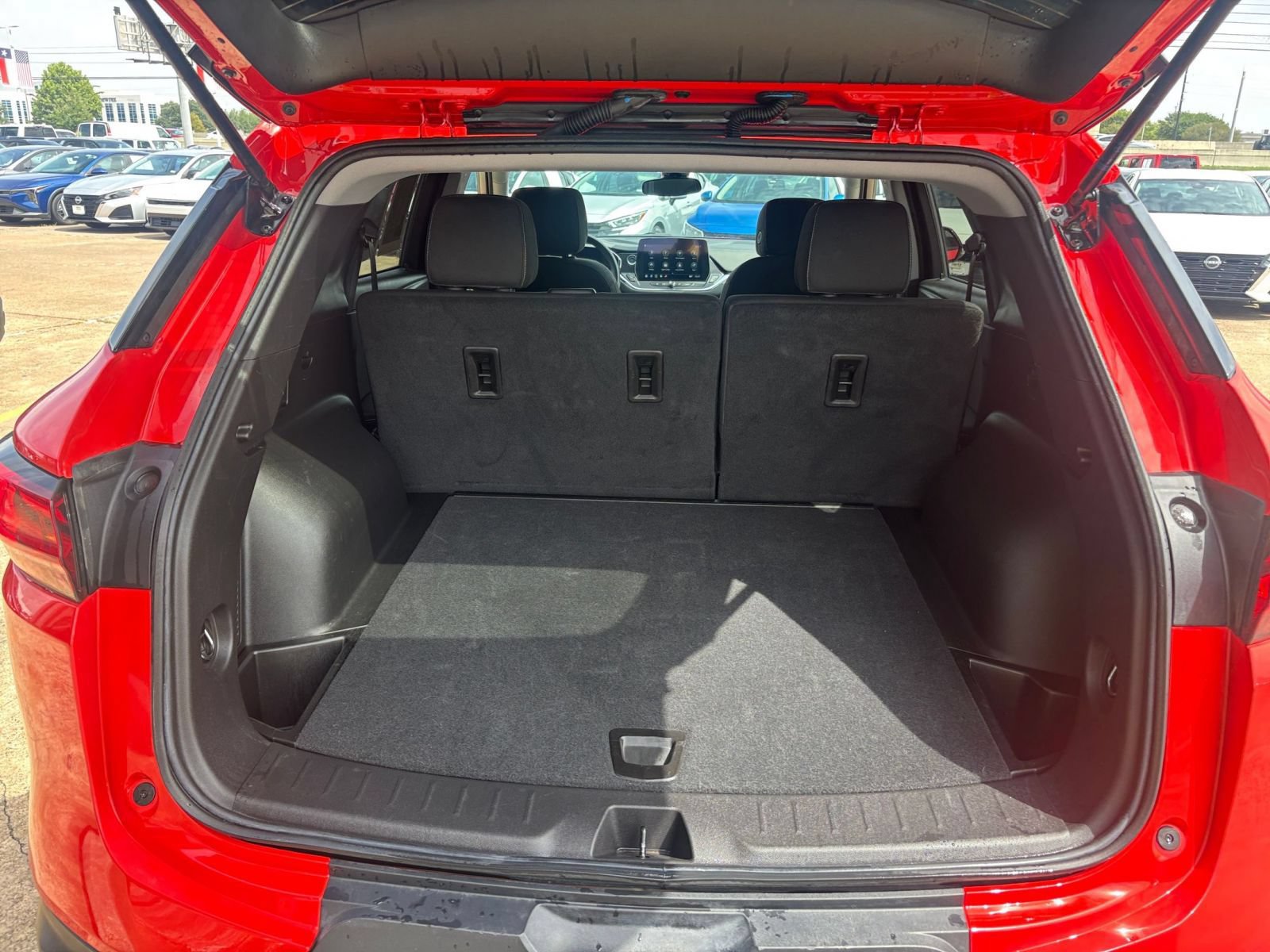 Used 2025 Chevrolet Blazer LT FWD image 33