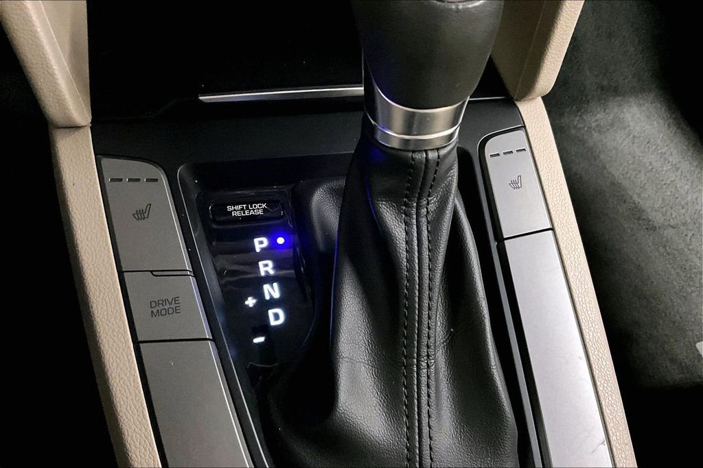 Used 2017 Hyundai Elantra Value Edition FWD image 16