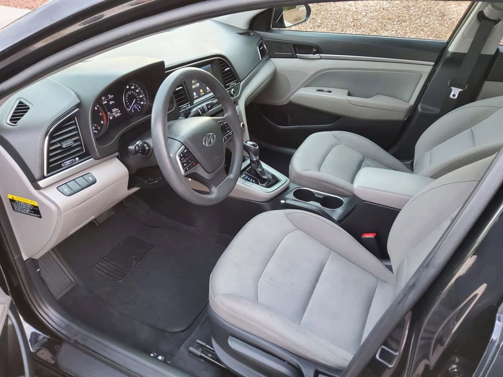 Used 2017 Hyundai Elantra SE image 7