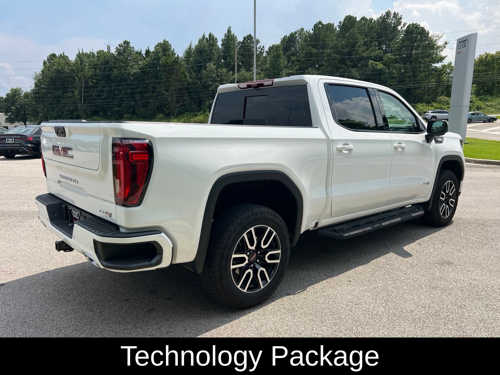 Used 2026 GMC Sierra 1500 AT4 w/ AT4 Premium Package AWD/4WD image 5