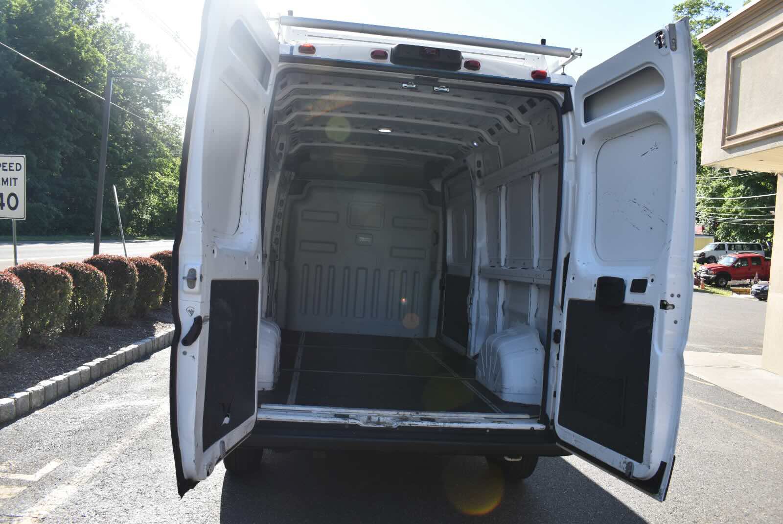 Used 2019 RAM ProMaster 2500 w/ Interior Convenience Group FWD image 18