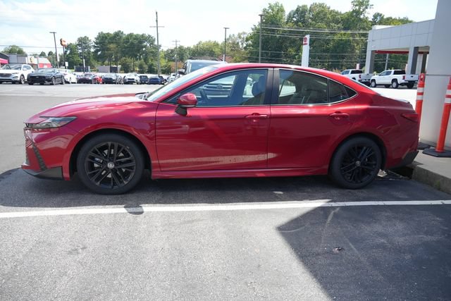 Used 2025 Toyota Camry SE FWD image 8
