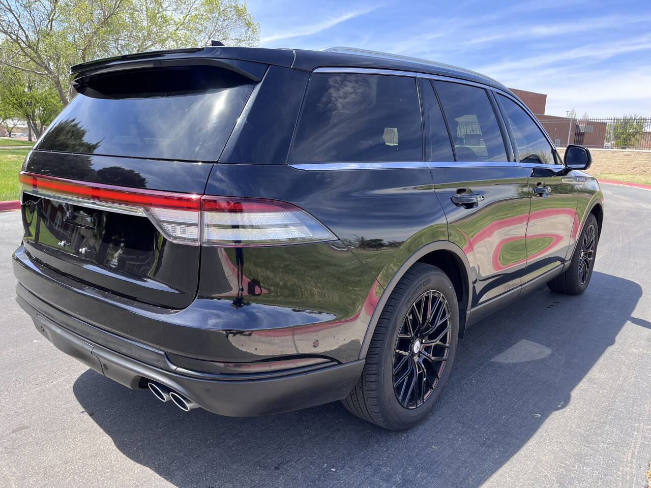 Used 2020 Lincoln Aviator Reserve w/ Equipment Group 202A image 5