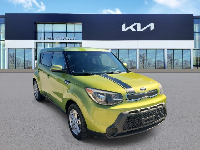 Used 2015 Kia Soul FWD image 2