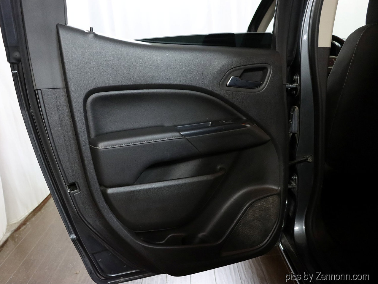 Used 2016 GMC Canyon SLE w/ SLE Convenience Package image 26