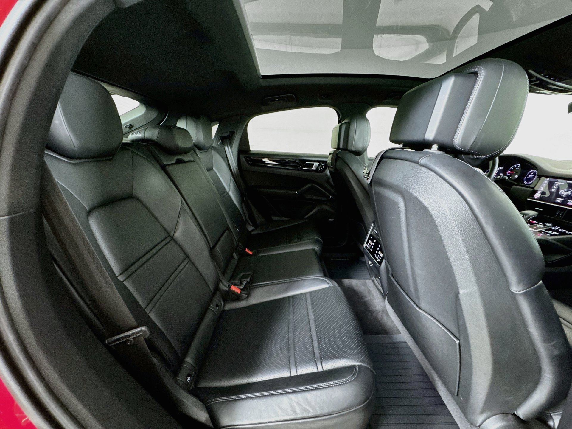 Used 2021 Porsche Cayenne S AWD/4WD image 30