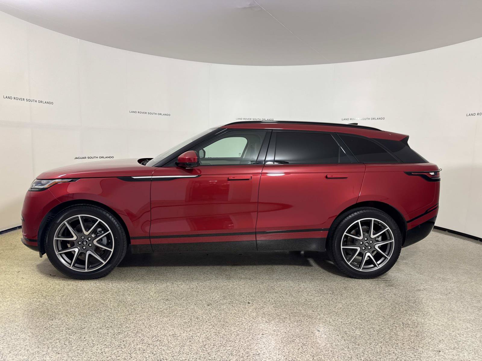 Used 2021 Land Rover Range Rover Velar S AWD/4WD image 2