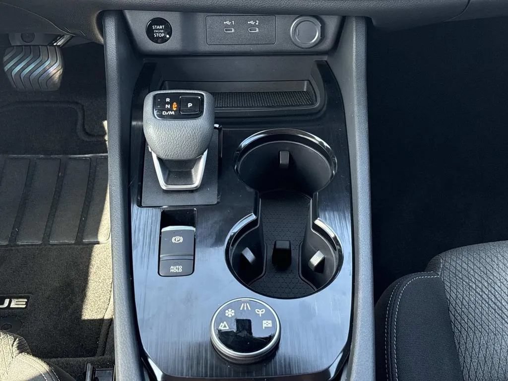 Used 2026 Nissan Rogue SV AWD/4WD image 14