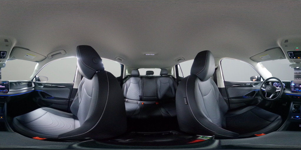Certified 2025 Volkswagen Tiguan SE FWD image 14