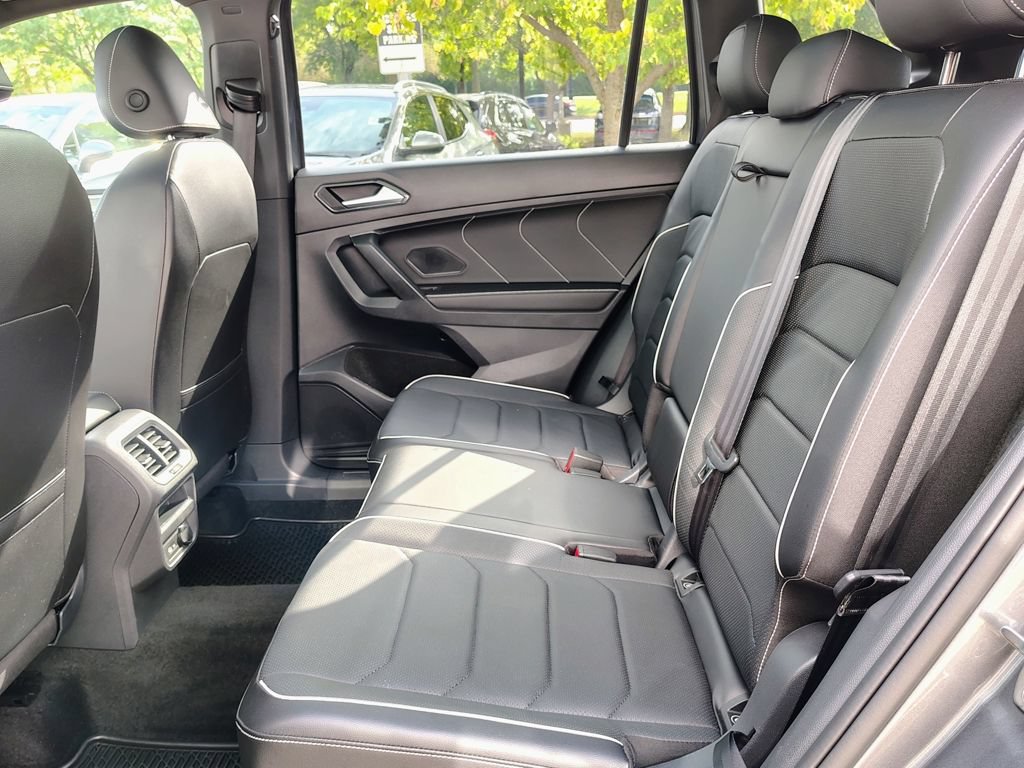 Used 2024 Volkswagen Tiguan SEL R-Line AWD/4WD image 28