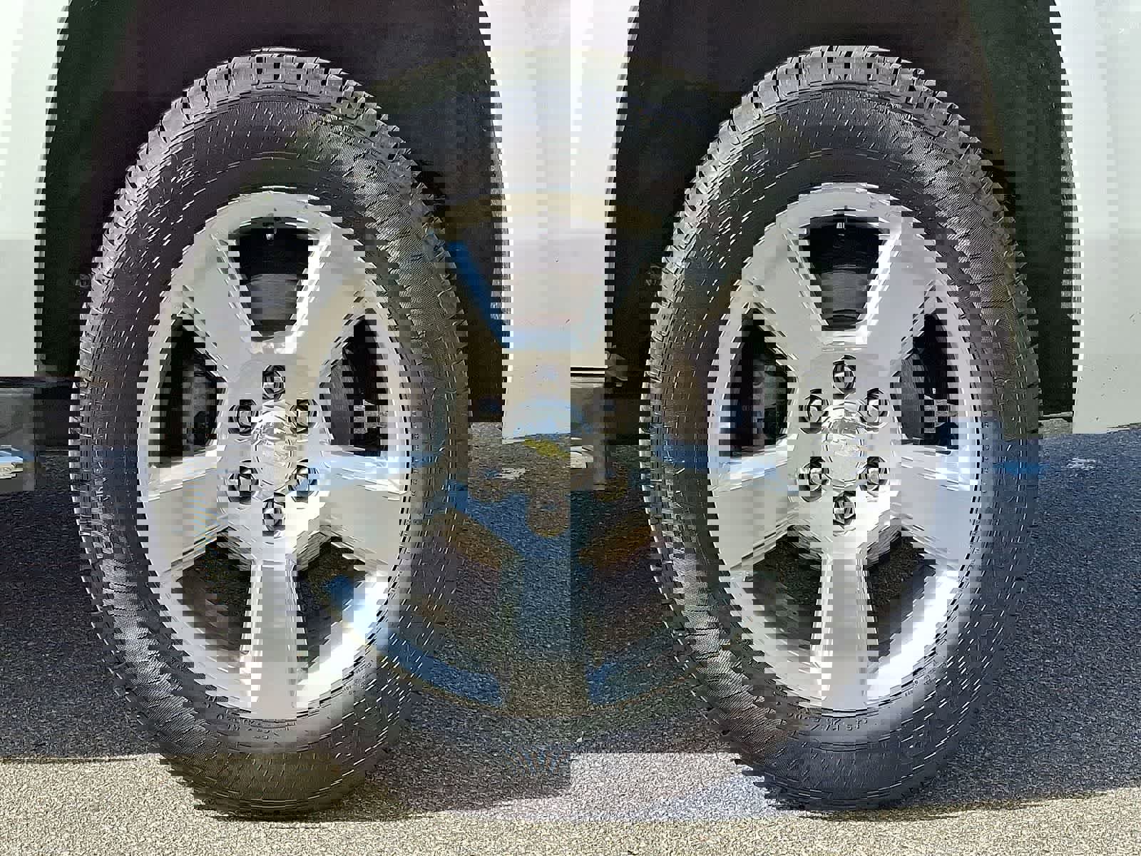 Used 2018 Chevrolet Suburban Premier image 40