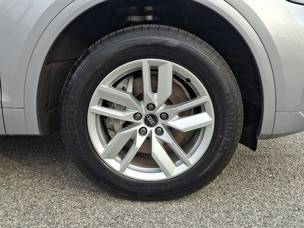 Used 2023 Audi Q5 2.0T Premium w/ Convenience Package image 8