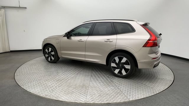 Used 2025 Volvo XC60 T8 Plus w/ Protection Package Premier AWD/4WD image 6