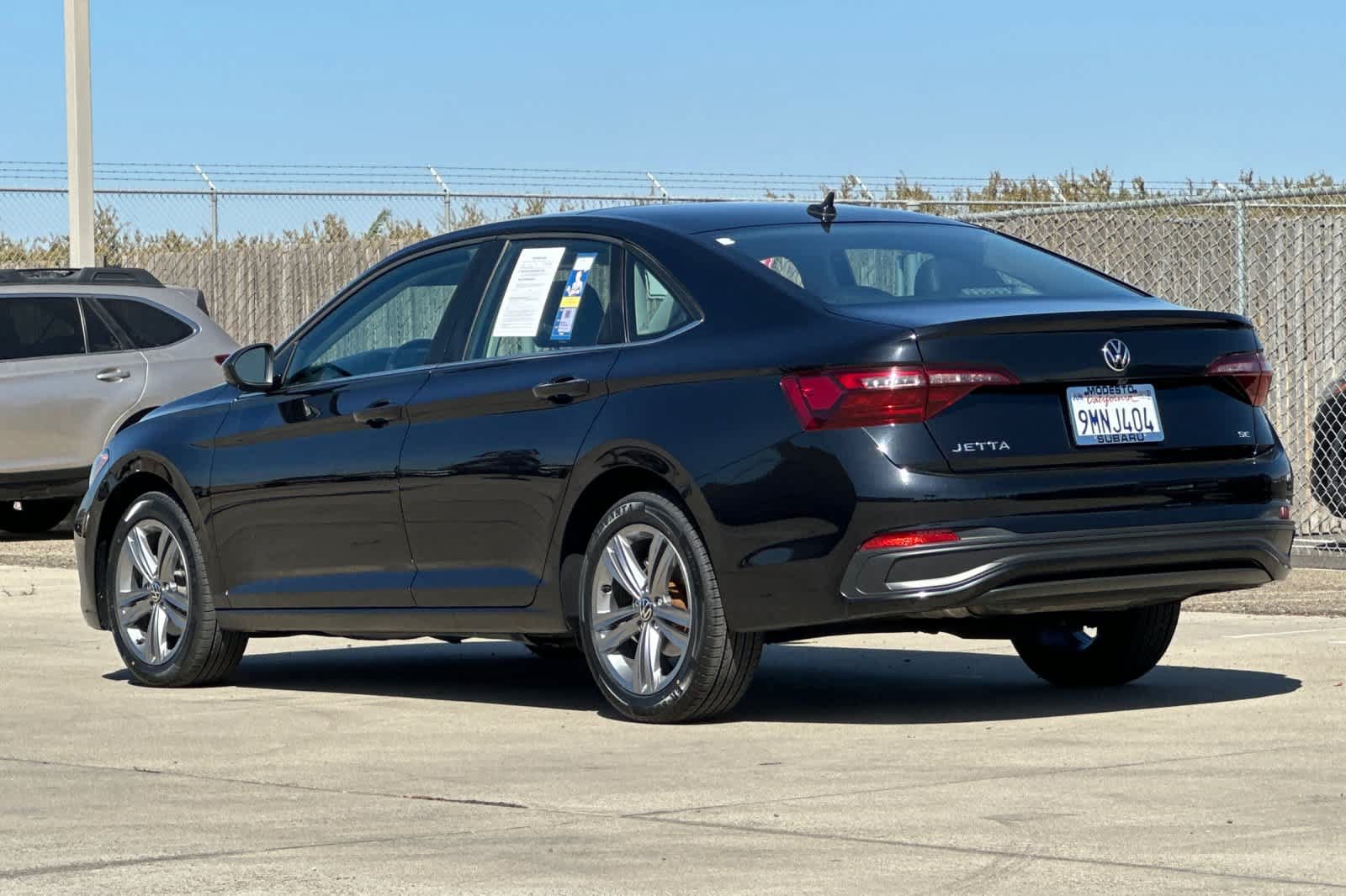 Used 2024 Volkswagen Jetta SE FWD image 5