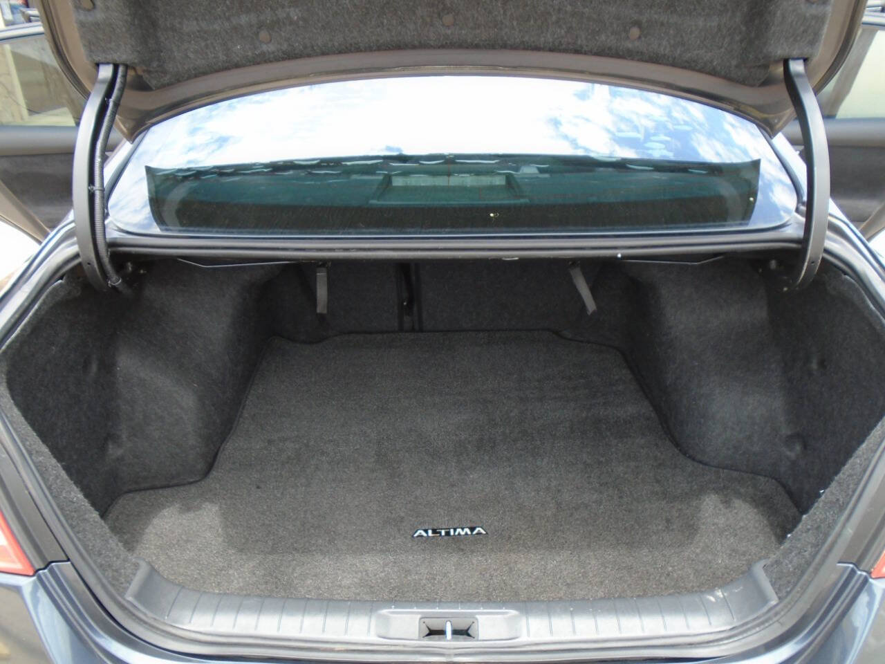 Used 2013 Nissan Altima 2.5 SV FWD image 13