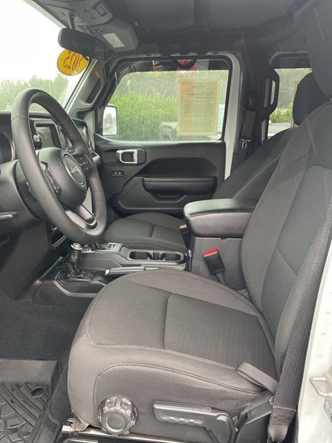 Used 2023 Jeep Gladiator Sport AWD/4WD image 14