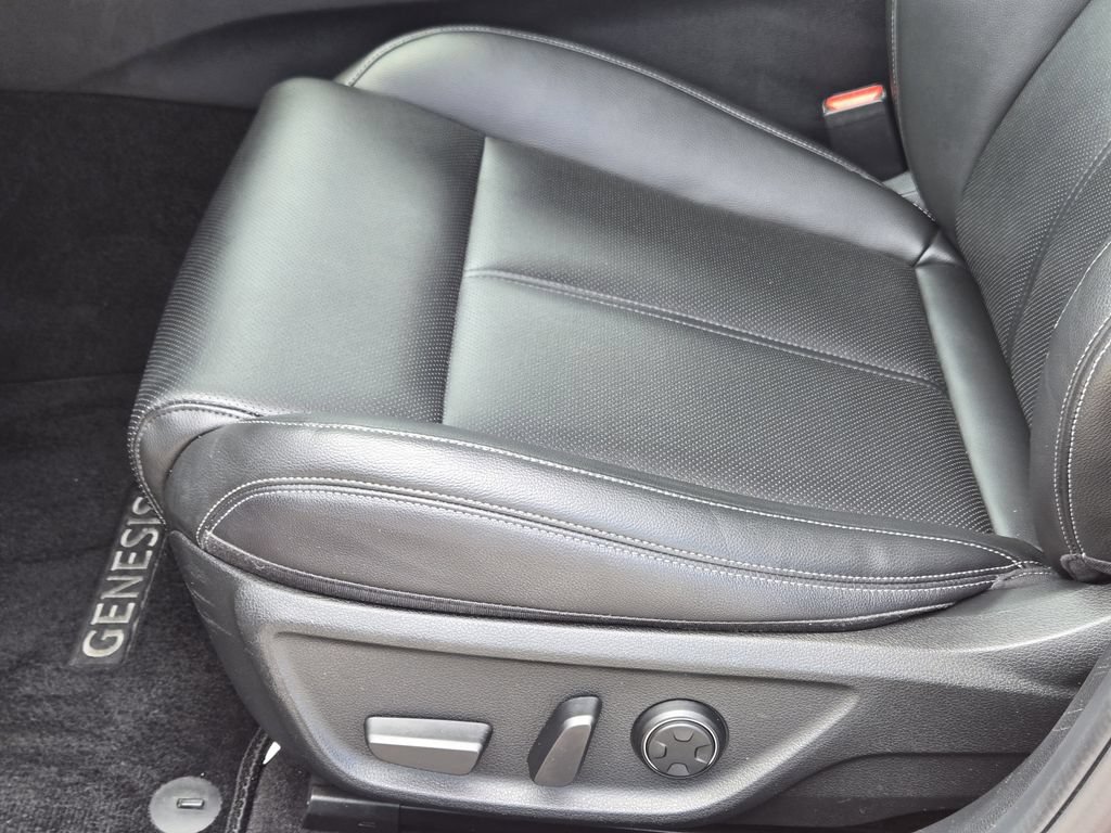 Used 2023 Genesis G70 2.0T AWD/4WD image 26