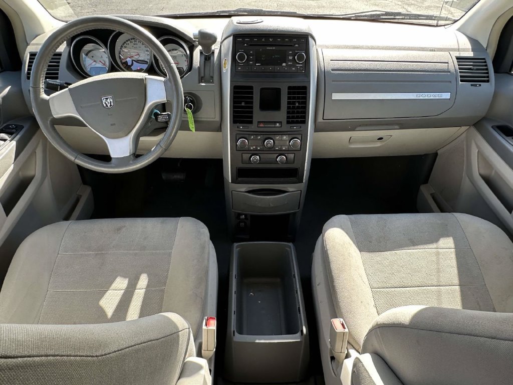 Used 2008 Dodge Grand Caravan SXT FWD image 13
