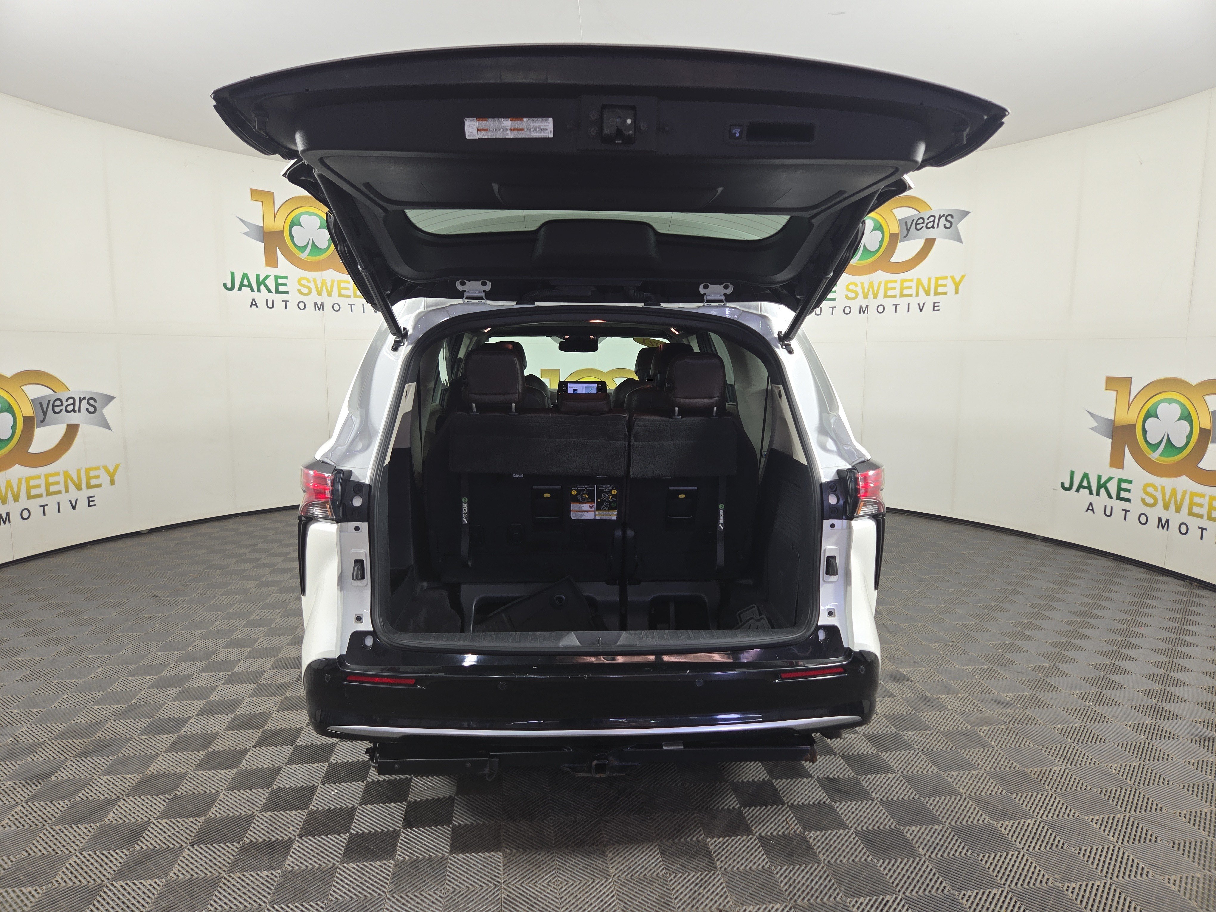 Used 2021 Toyota Sienna Platinum FWD image 36