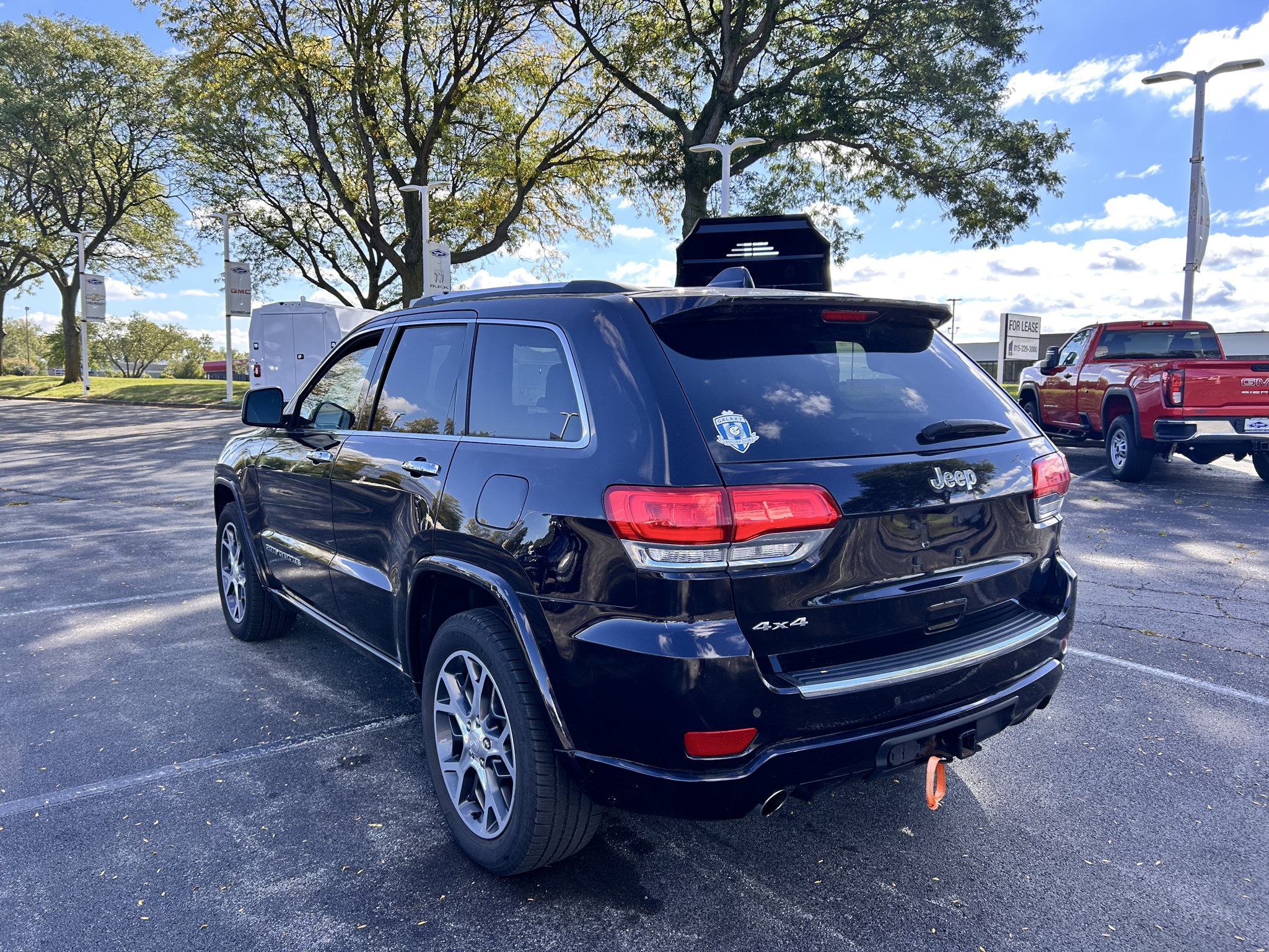 Used 2019 Jeep Grand Cherokee Overland AWD/4WD image 7