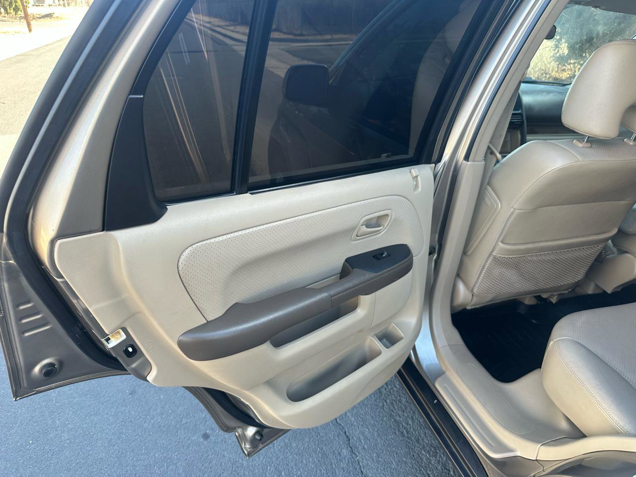 Used 2005 Honda CR-V EX image 19