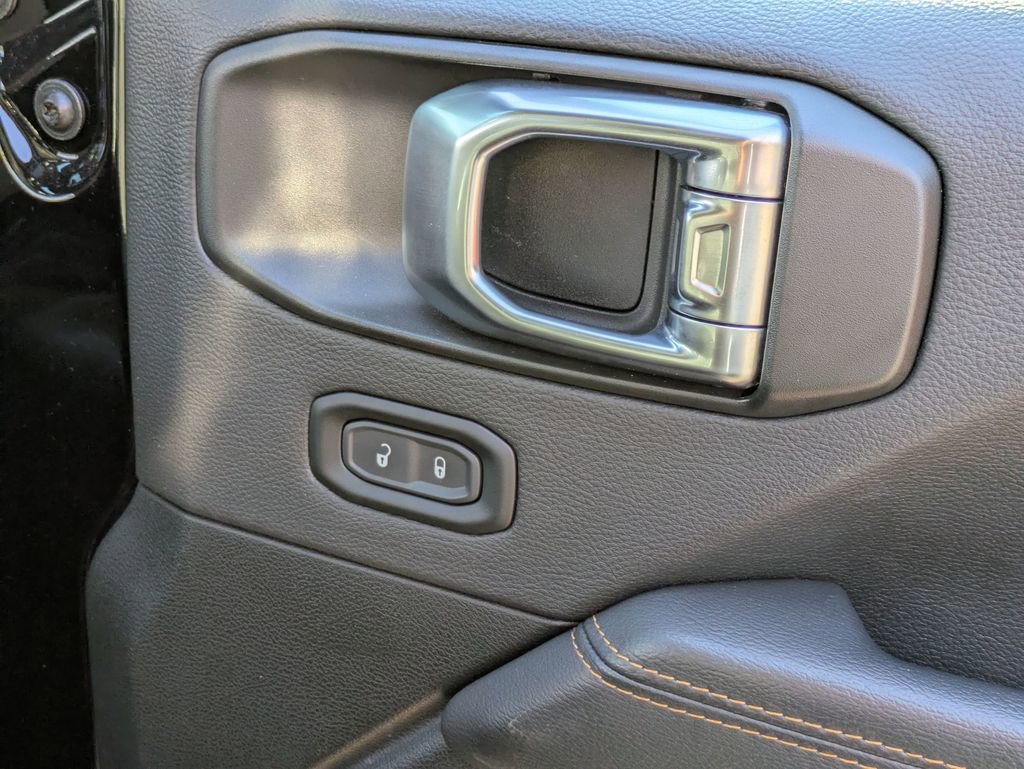 Used 2023 Jeep Gladiator Overland image 37