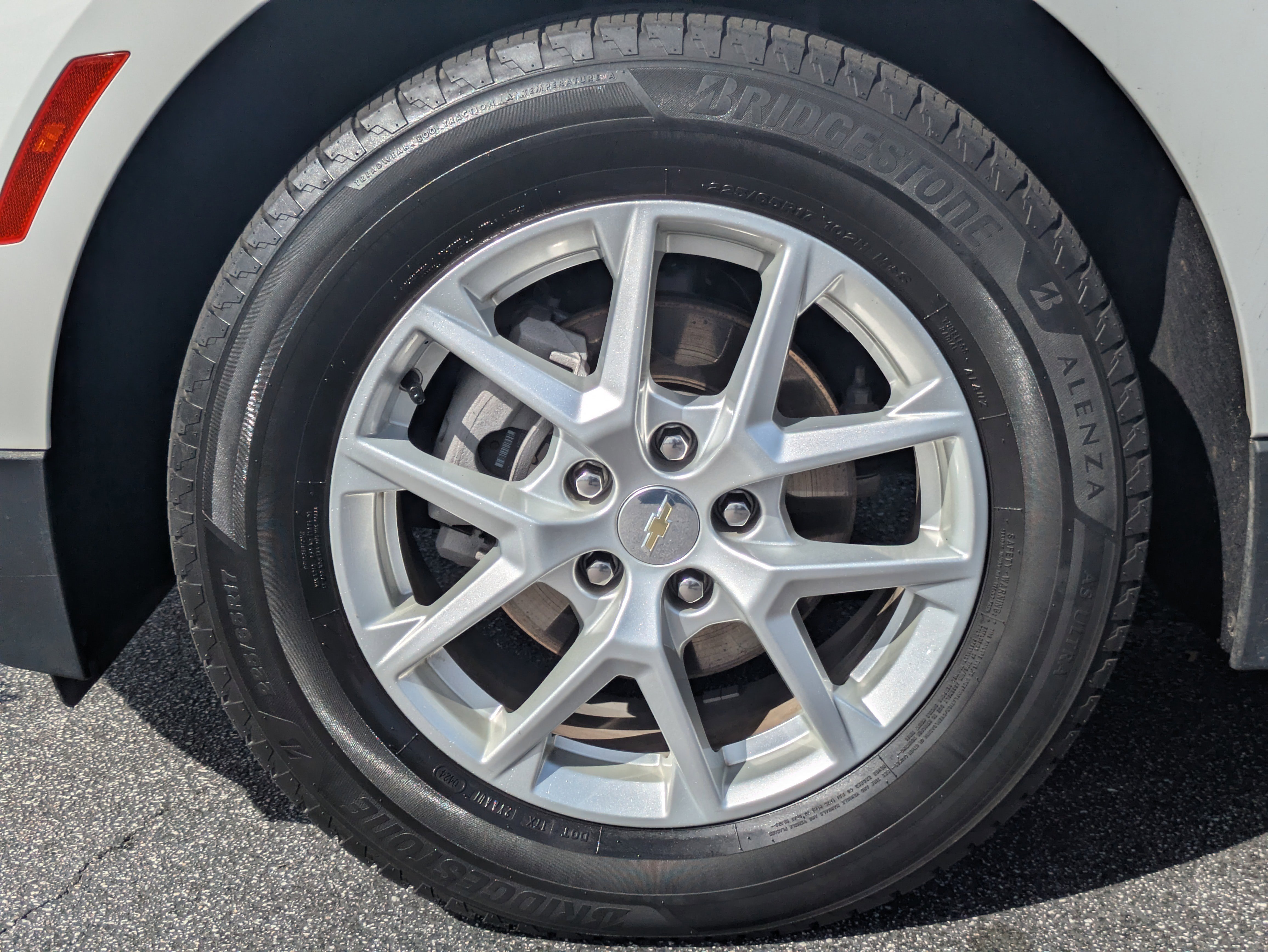 Used 2023 Chevrolet Equinox LT w/ Driver Convenience Package image 27