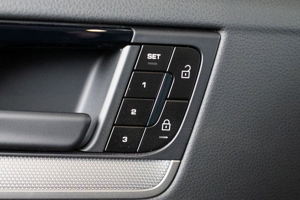 New 2026 Porsche Cayenne image 20