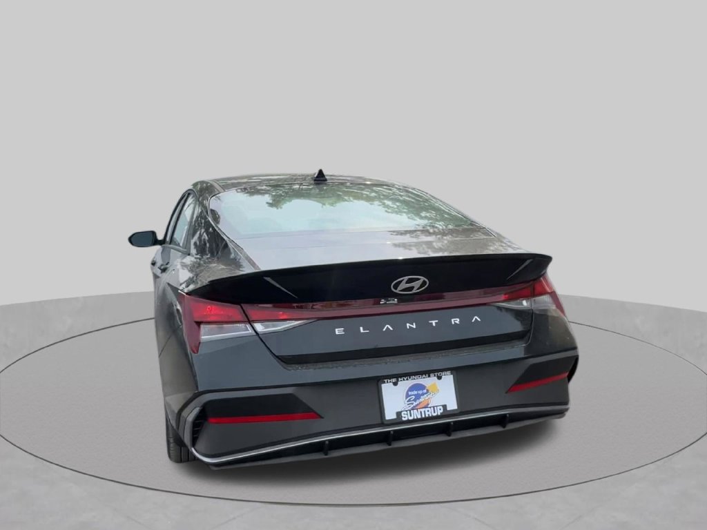 Used 2025 Hyundai Elantra Sport FWD image 20
