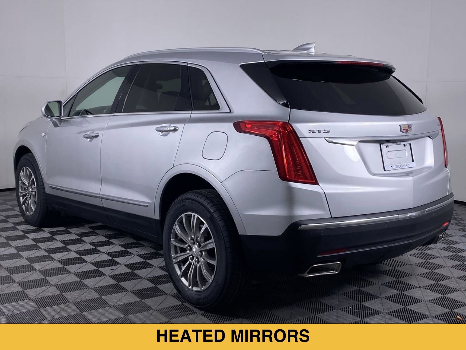 Certified 2017 Cadillac XT5 Luxury w/ Driver Awareness Package FWD image 37
