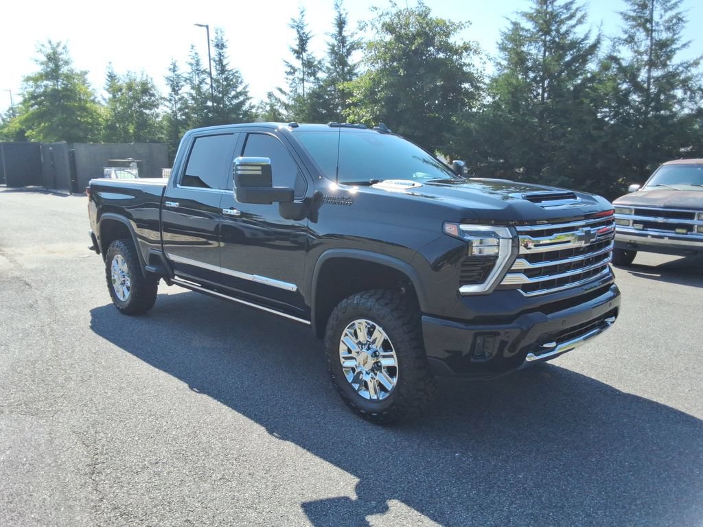 Used 2024 Chevrolet Silverado 3500 High Country w/ High Country Premium Package AWD/4WD image 3