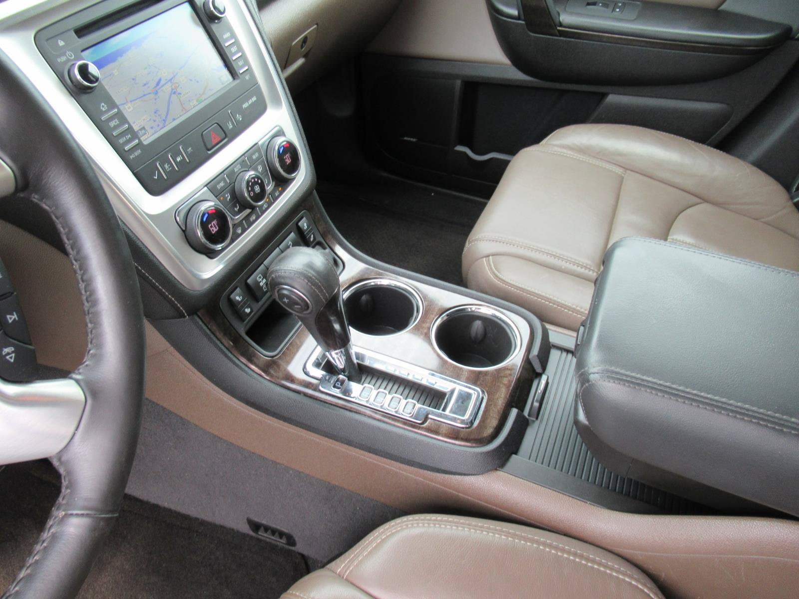 Used 2017 GMC Acadia Limited SLT FWD image 16