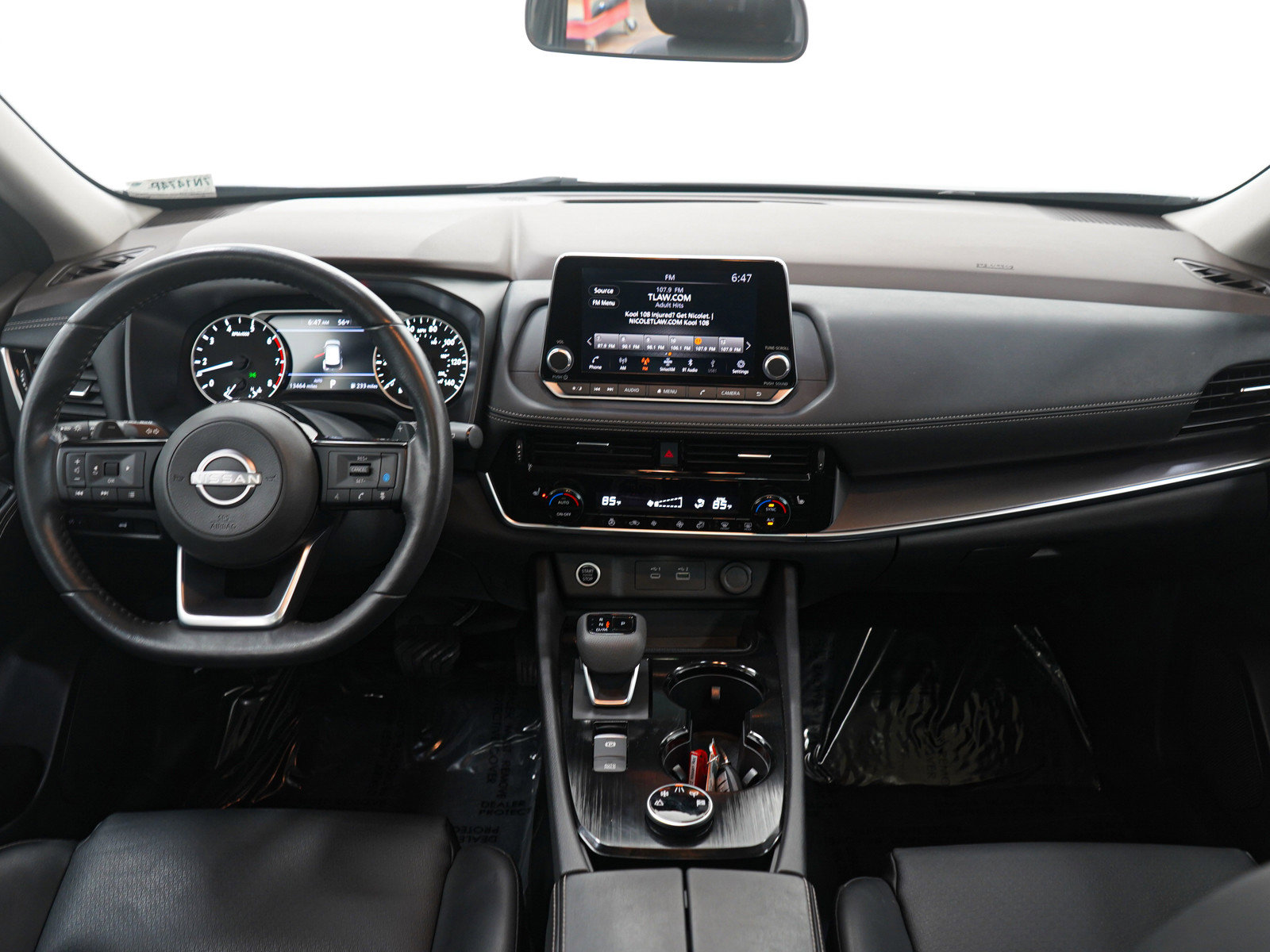 Used 2022 Nissan Rogue SV w/ SV Premium Package image 16