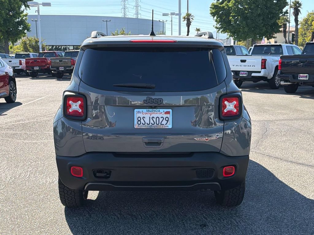 Used 2019 Jeep Renegade Trailhawk AWD/4WD image 4