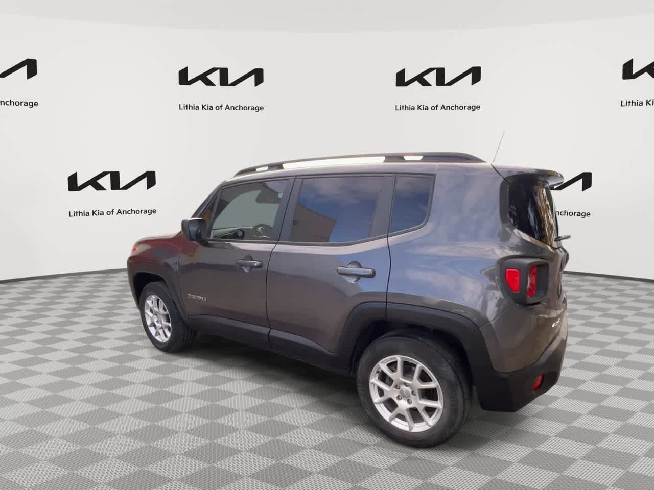 Used 2020 Jeep Renegade Latitude w/ Cold Weather Group AWD/4WD image 6