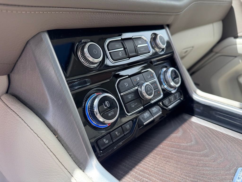 Used 2023 GMC Yukon XL Denali image 21