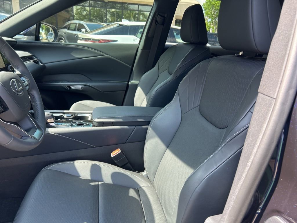 Used 2025 Lexus RX 350 FWD w/ Technology Package image 14