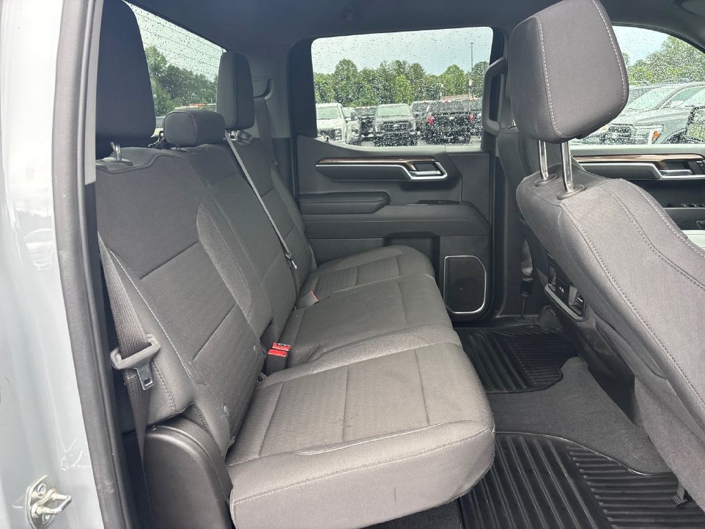 Used 2025 Chevrolet Silverado 1500 RST AWD/4WD image 17