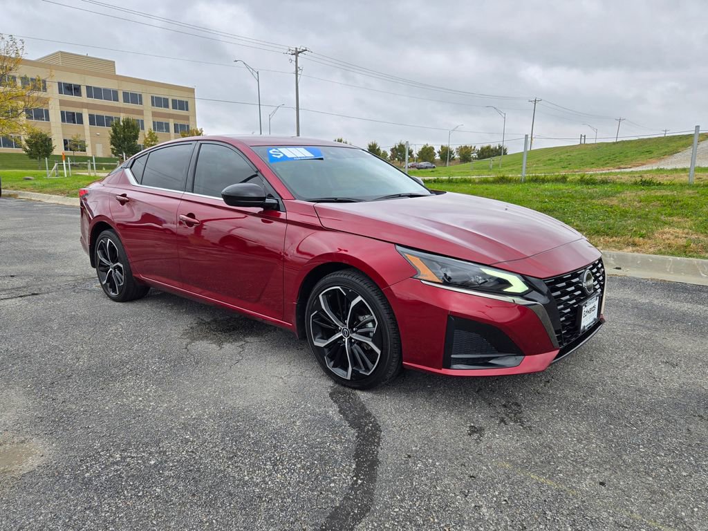 Used 2024 Nissan Altima 2.5 SR