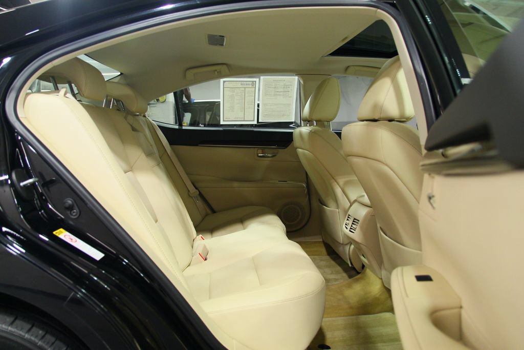 Used 2014 Lexus ES 350 w/ Premium Package FWD image 23