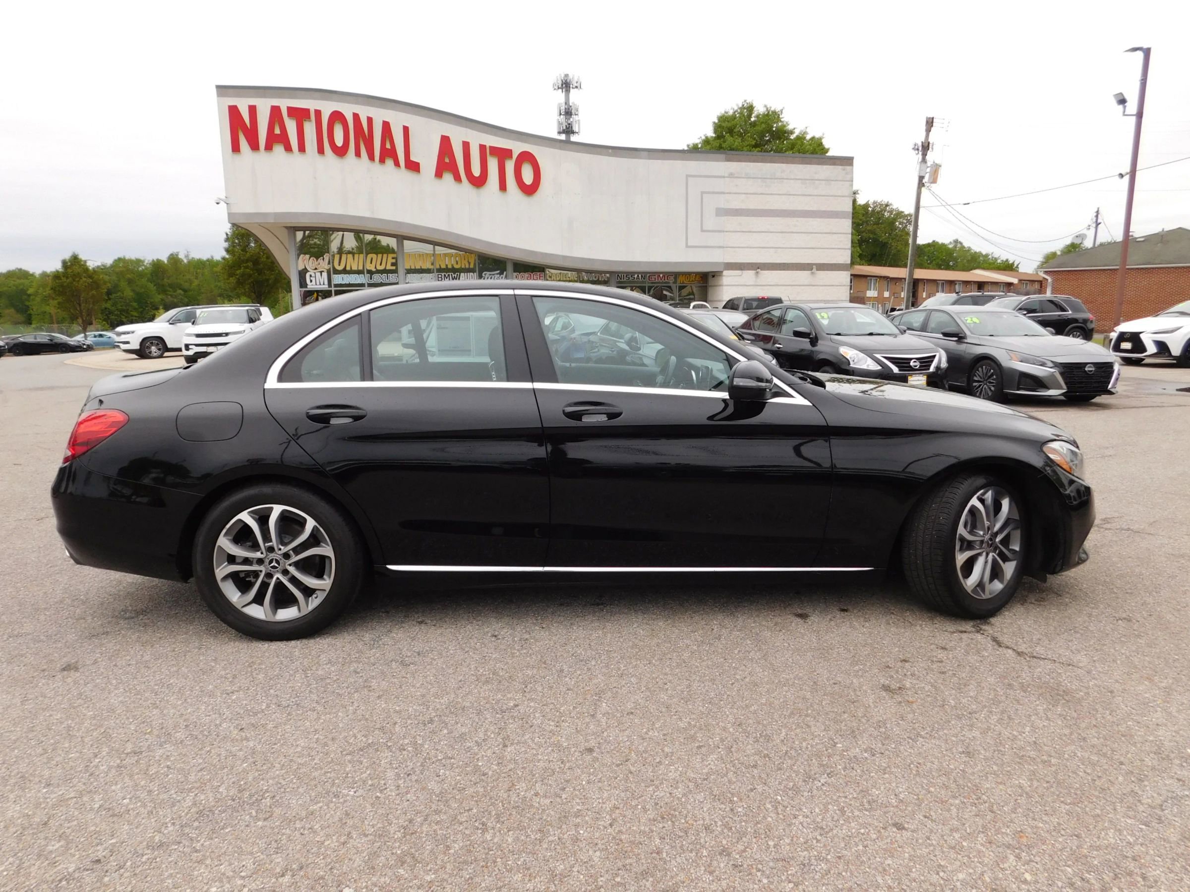 Used 2018 Mercedes-Benz C 300 Sedan image 4