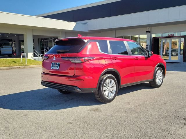 New 2026 Mitsubishi Outlander ES image 6