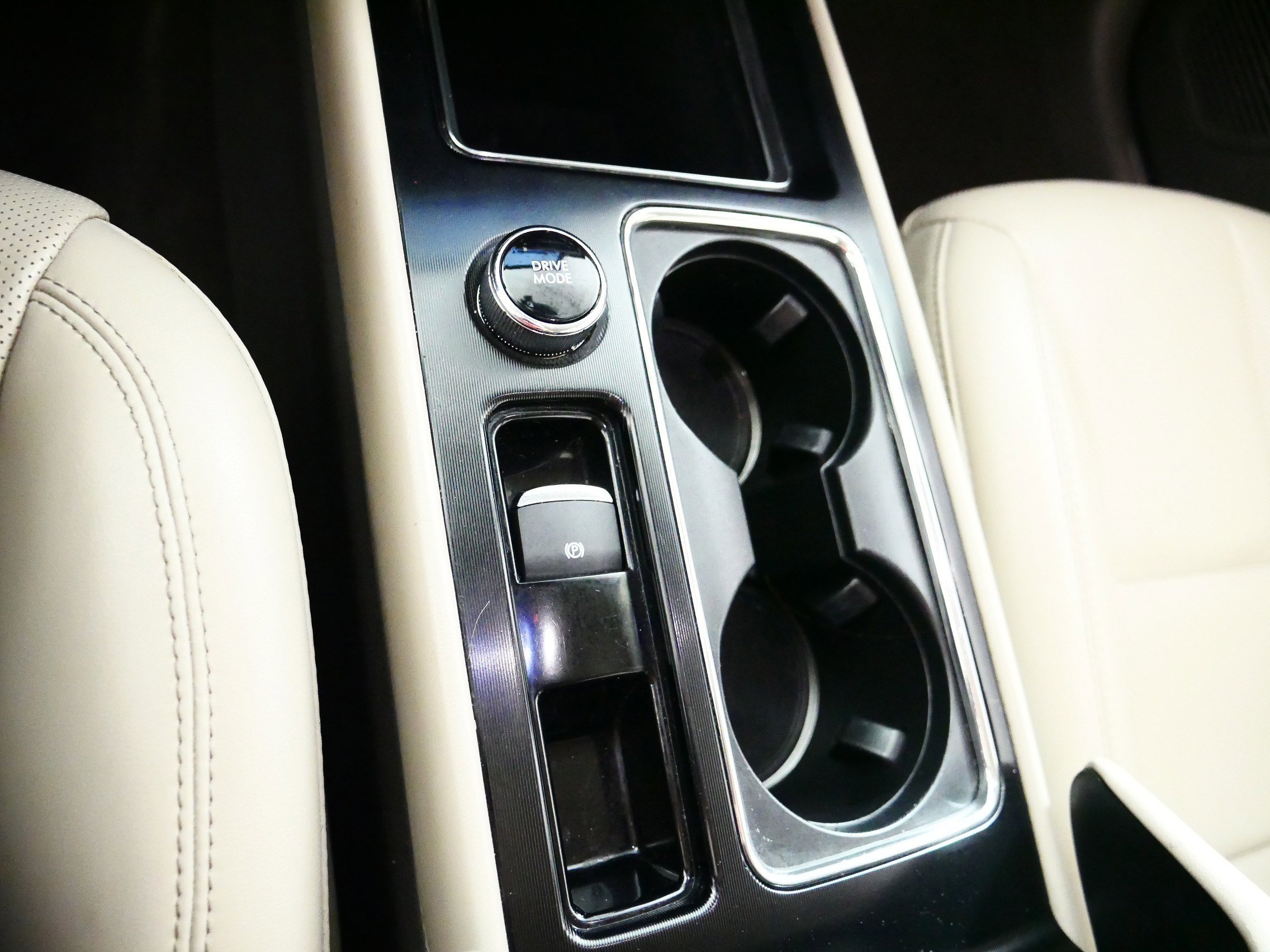 Used 2021 Lincoln Corsair AWD w/ Equipment Group 101A image 32