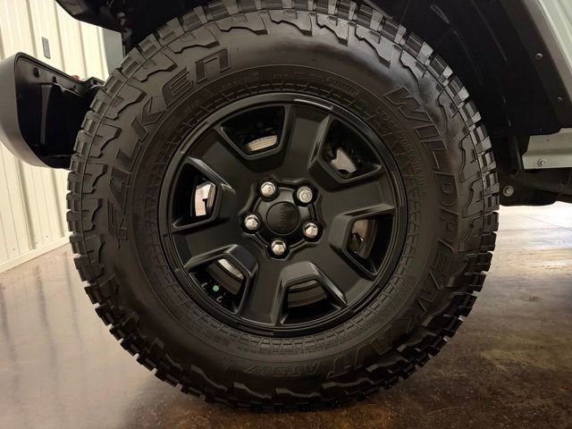 Used 2023 Jeep Gladiator Mojave w/ LED Lighting Group AWD/4WD image 12