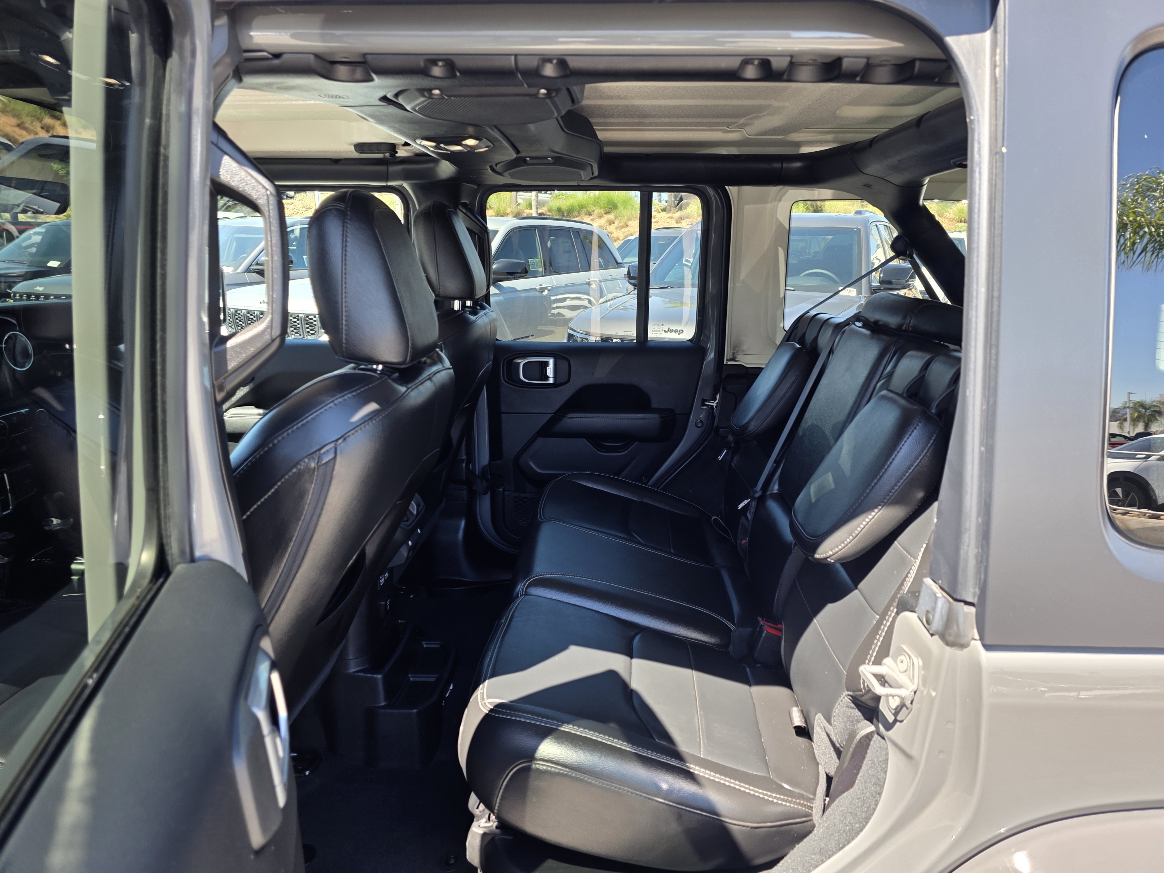 Certified 2022 Jeep Wrangler Unlimited Sahara AWD/4WD image 17