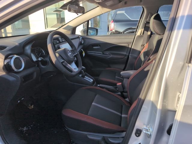 New 2025 Nissan Versa SR w/ Trunk Package image 14