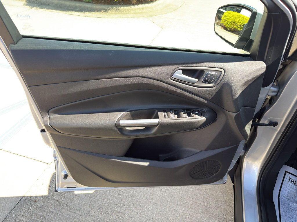Used 2015 Ford Escape Titanium w/ Equipment Group 301A FWD image 12