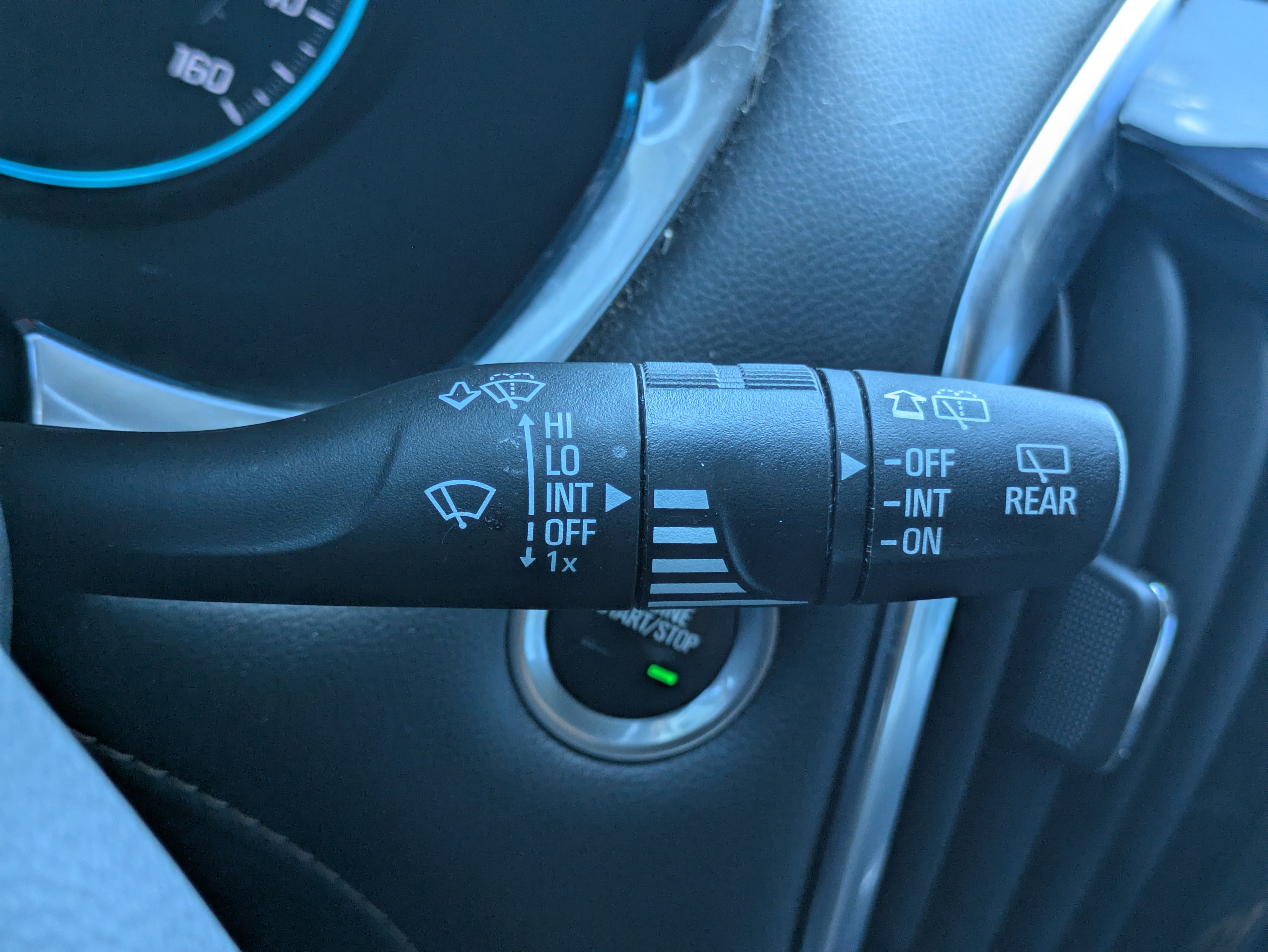 Used 2021 Chevrolet Traverse LT FWD image 21