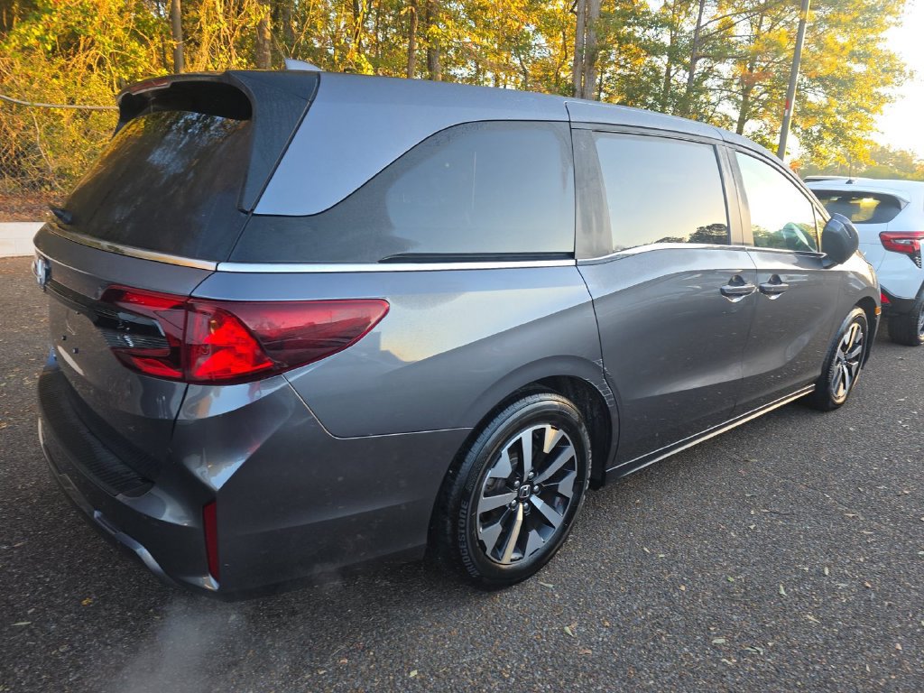 Used 2025 Honda Odyssey EX-L image 3
